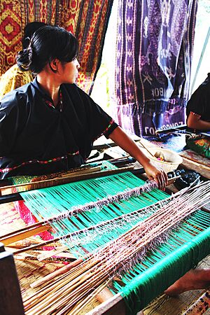 Lombok Traditional Hand Weaving