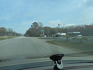 Former US 17 as it approaches the intersection with SC 462 in Coosawhatchie