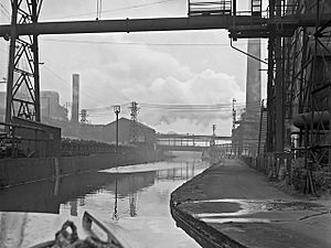 Shelton steelworks by canal, 1961 (a) - geograph.org.uk - 1629705