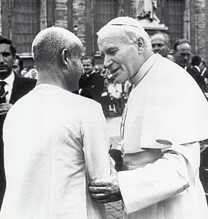 Sri-Chinmoy-John-Paul-II