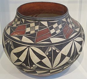 Water jar (ollo), before 1927, Acoma Pueblo, Honolulu Museum of Art, 1351