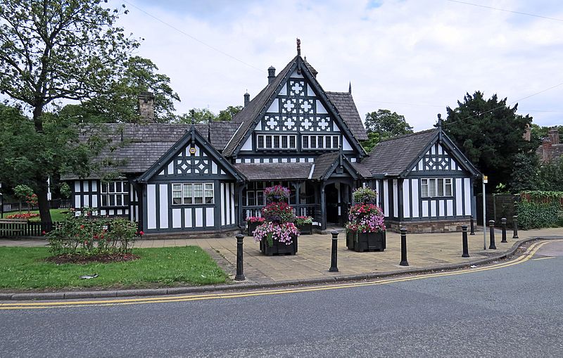 Worsley Court House 01