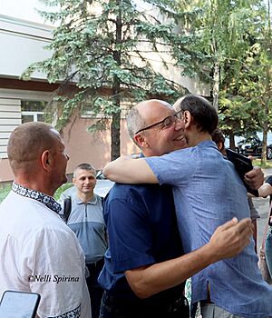 Нардепи Андрій Парубій та Михайло Бондар з Романом Червінським перед засіданням в Шевченківському суді м.Києва
