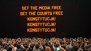 180505 Roger Waters Gdansk Konstytucja Courts Media