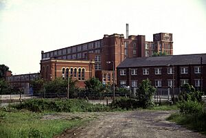 Ace Mill, Chadderton - geograph.org.uk - 905798