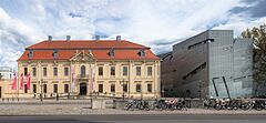 Berlin Jüdisches Museum und der Libeskind-Bau (cropped)