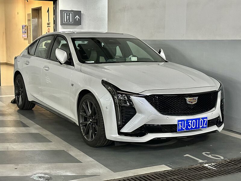 Cadillac CT5 facelift 001