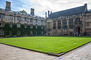 Exeter College Quad.jpg