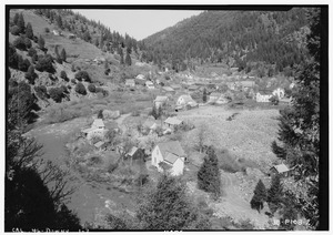 Historic American Buildings Survey Roger Sturtevant, Photographer Mar. 29, 1934 GENERAL VIEW FROM WEST - Downieville, General View, Downieville, Sierra County, CA HABS CAL,46-DOWNV,1-2.tif