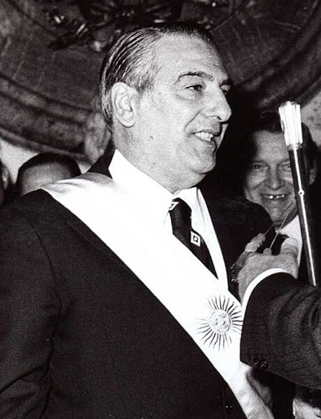 LastiriPresidente (cropped)