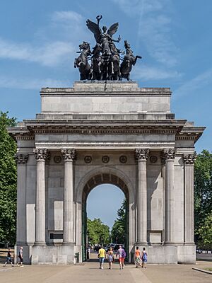 London Wellington Arch P1130942