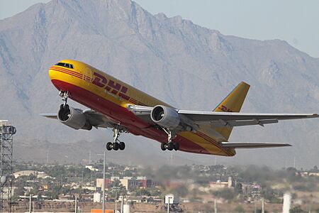 N768AX Boeing 767F DHL (8910766027)