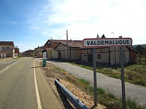 Valdemaluque. Entrada al pueblo desde Ucero.jpg