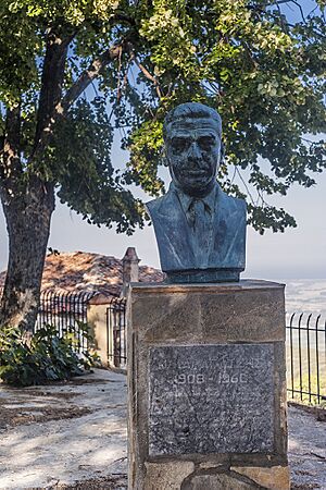 Προτομή του Μ. Καραγάτση στην εκκλησία του Αγίου Αθανασίου στην Ραψάνη