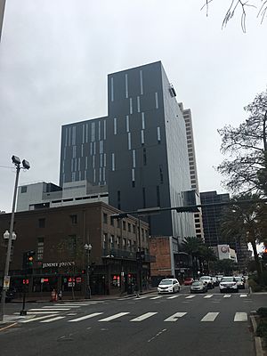 20171226 930 Poydras from the east