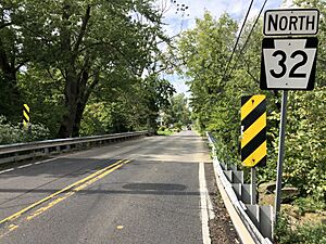 2022-09-19 13 58 24 View north along Pennsylvania State Route 32 (Delaware Avenue) just north of Pennsylvania State Route 332 (Afton Avenue) in Yardley, Bucks County, Pennsylvania