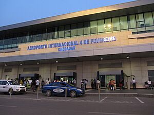 Aeroport-4-de-Fevereiro-Chegadas LWS1962