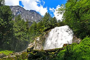 Chatterbox Falls close-up.jpg