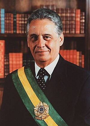 Fernando Henrique Cardoso (1999) (cropped)(b).jpg