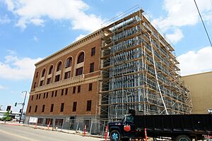 Fresno Metropolitan Museum under renovation (May 2007)