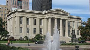Jefferson County Courthouse in Louisville