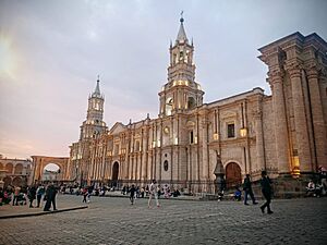 La Basílica Catedral de Arequipa 03