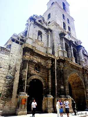 La Iglesia-Convento de San Francisco se eleva ante nosotros - panoramio