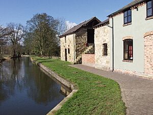 Llangollen Canal at St. Martins Moor - geograph.org.uk - 51920