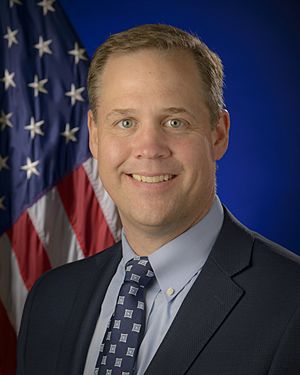 NASA Administrator Jim Bridenstine Official Portrait (NHQ201804260001).jpg