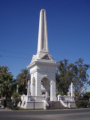 Obelisco Alvaro Obregon