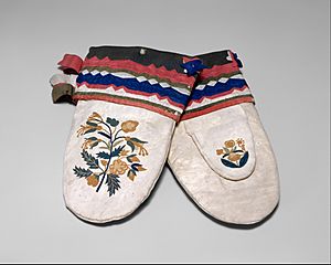 Pair of Mittens MET DT258579