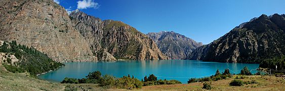 Panorama phoksumdo lake from camp