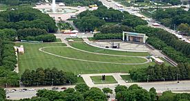 Petrillo lawn with the band shell in the upper right and Buckingham Fountain at the top in the background