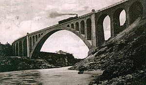 Solkanski-most-1906 vir SŽ ŽM Tiri in čas 10-1998