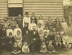 Students and teacher, Many Peaks State School, circa 1908