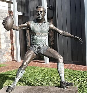 Ted Whitten Statue, Braybrook (48743521997)