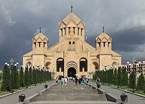 2014 Erywań, Katedra św. Grzegorza Oświeciciela (05)