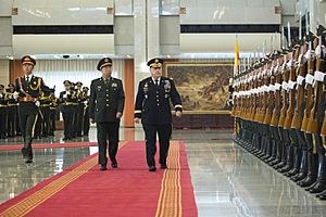 Army chief of staff meets with Chinese counterpart in Beijing 01