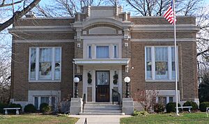 Ayer Public Library from W 1