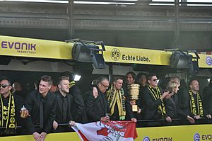 BVB Meisterkorso 2012- Großkreutz, Piszczek, Kuba und Kehl mit DFB-Pokal (7235955144)