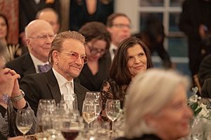Bono and Ali Hewson at the 2022 Kennedy Center Honors Dinner (52542360179)