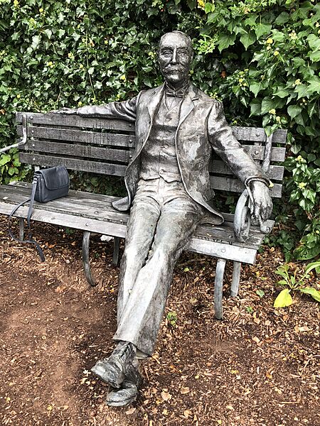 Elgar sculpture by Jemma Pearson
