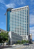 Elihu M. Harris State Office Building - May 2023.jpg