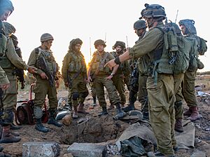 IDF Paratroopers Operate Within Gaza