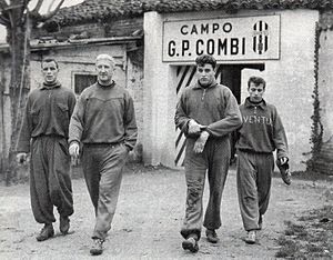 Juventus 1957-58 - Training Session - Charles, Broćić, Mattrel, Stacchini