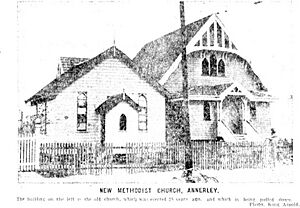 Old (left) and new (right) Methodist Church at Ipswich Road, Annerley, 1917