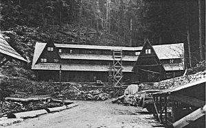 Oregon Caves Chalet reconstruction 1942
