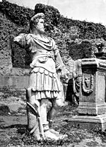 Philippeville - Statue - Mieusement 02