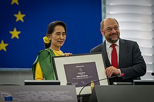 Remise du Prix Sakharov à Aung San Suu Kyi Strasbourg 22 octobre 2013-14