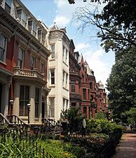Rowhomes on Vermont Ave. NW (cropped)